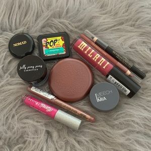 ALL NEW MAKEUP SAMPLE BUNDLE